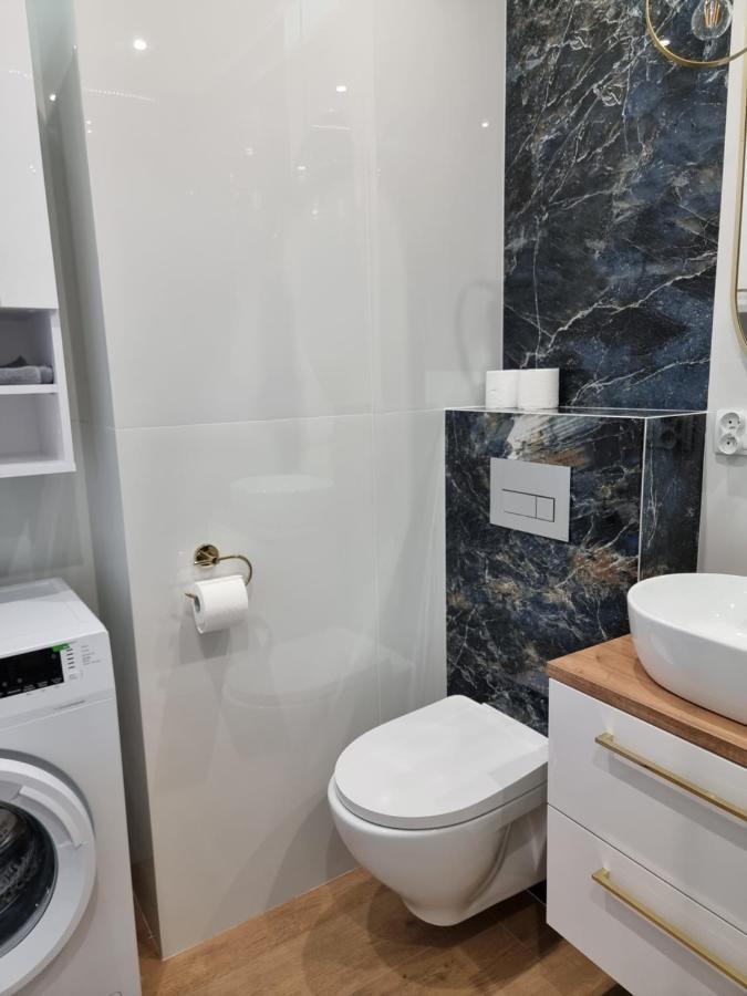 Nowy Piekny Apartament Spokojna Okolica, Zielono, W Poblizu Basen, Silownia, Galerie, Lotnisko 8 Min